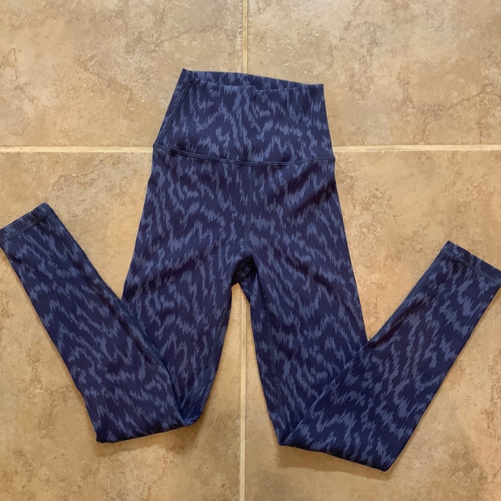 Womens Aerie Offline leggings. Size Small.